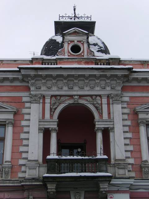 Building in downtown Cluj