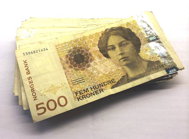 500 kroner banknotes of the old design, legal tender until October 2019