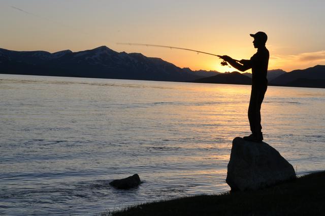 Fishing on Hoten Lake