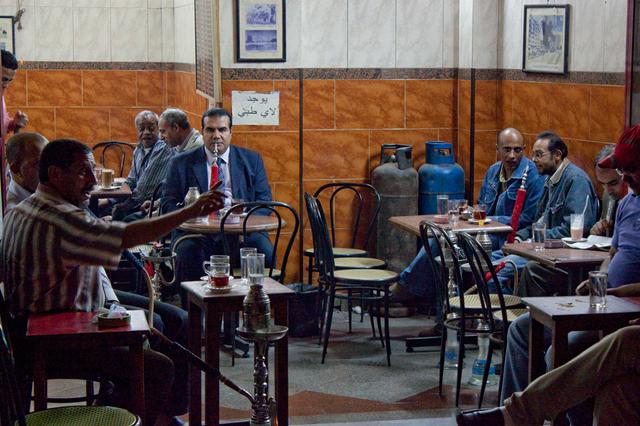 Water pipe smokers in Cairo