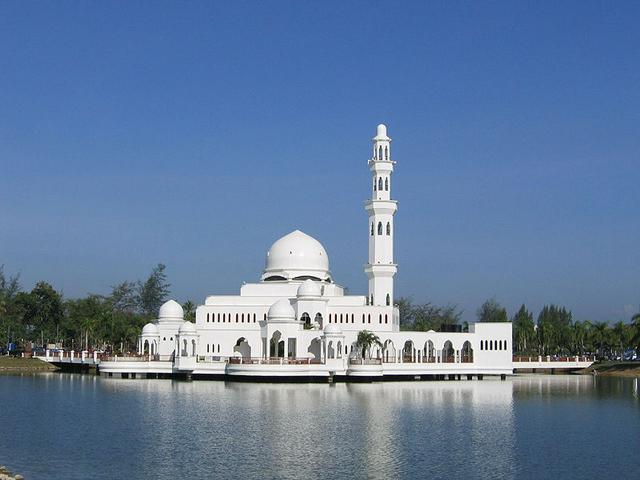 Masjid Tengku Tengah Zaharah (Masjid Terapung)