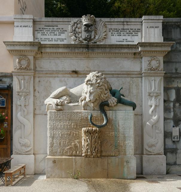 Fountain of lion - Grenoble