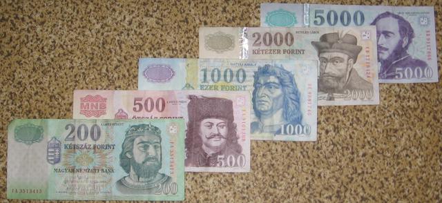 Hungarian forint banknotes (including the now withdrawn 200 Ft note)