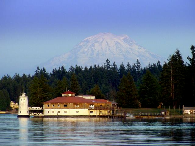 Fox Island lighthouse with Mt. Rainier in the background