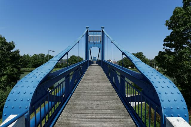 Schulweg-Steg footbridge