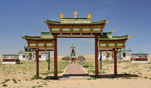 Entrance gate to the Khamar Monastery, Khatanbulag district, Dornogovi Province