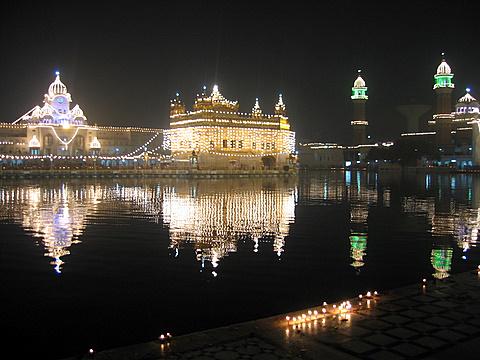 The Golden Temple at night