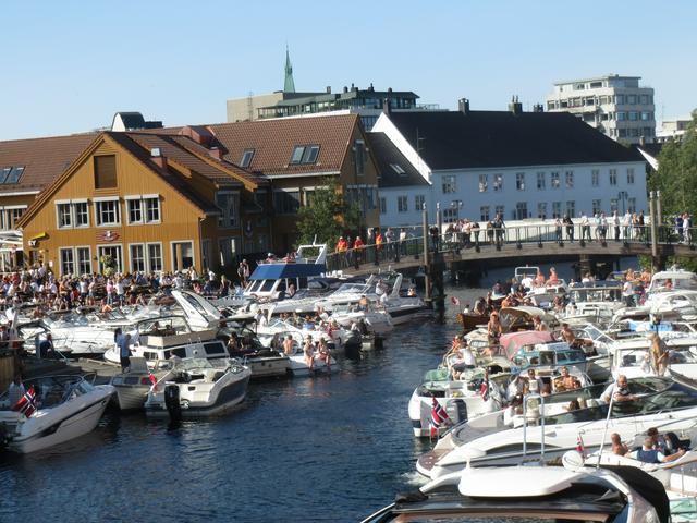 Crowd gathered at the concert Tuesday at Fiskebrygga.