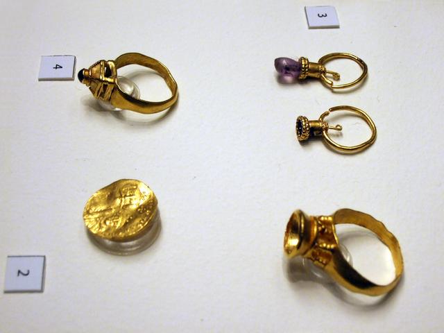 Grave goods from the Avar cemetery of Gyenesdiás