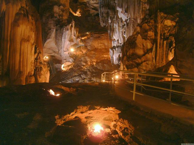 Limestone caves at Gua Tempurung