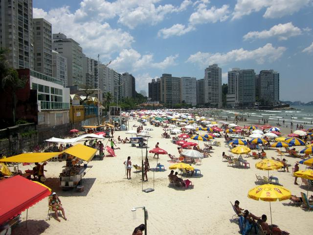 Pitangueiras Beach, Guarujá.