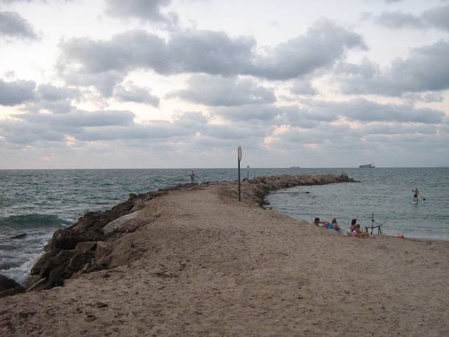 The beach near Hof HaCarmel station.