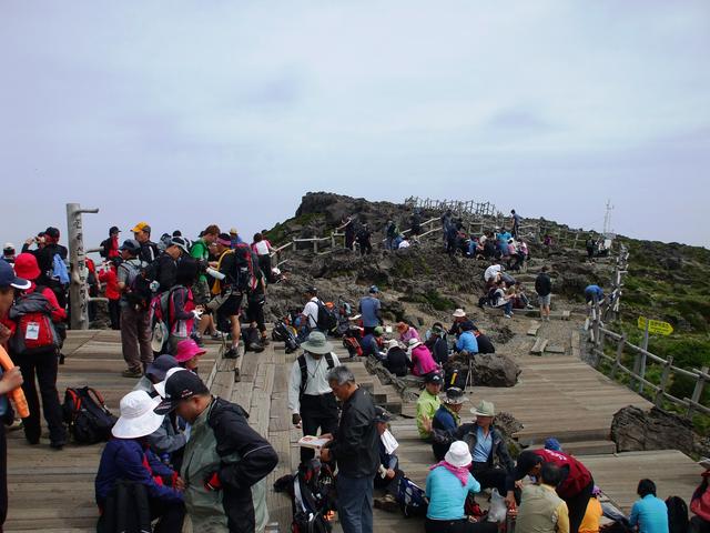 Traffic on the mountain top