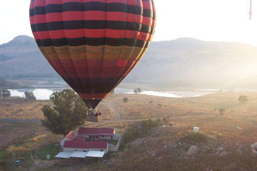 A balloon ride from Hartebeespoort Dam