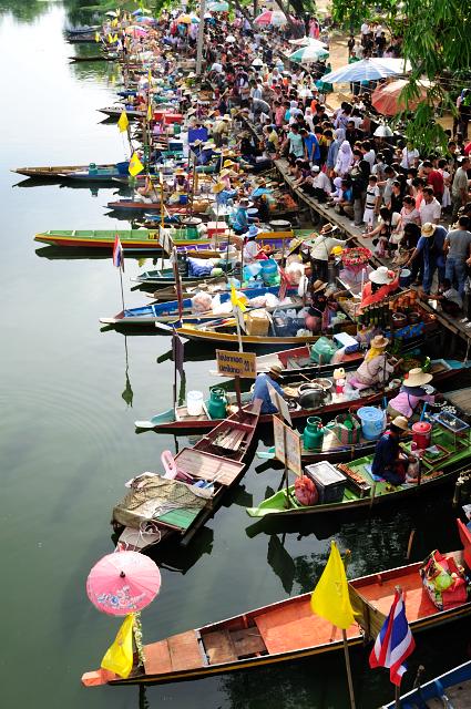 Khlong Hae Floating Market.