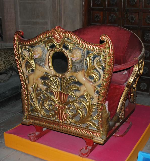 Queen's Howdah inside the museum