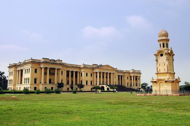 The clock tower with the Hazar Duari palace in the background