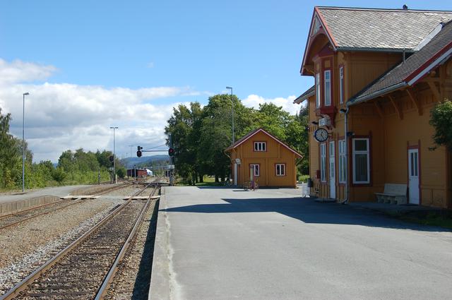 The railway station to the right, the "Gods-expedition" straight ahead