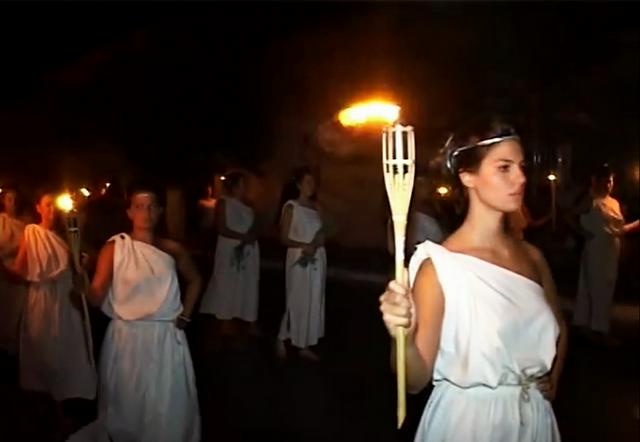 Procession of young women with torches at the feast of Heraea