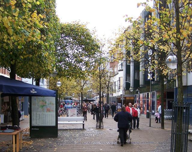 pedestrian shopping street (Bredgade)