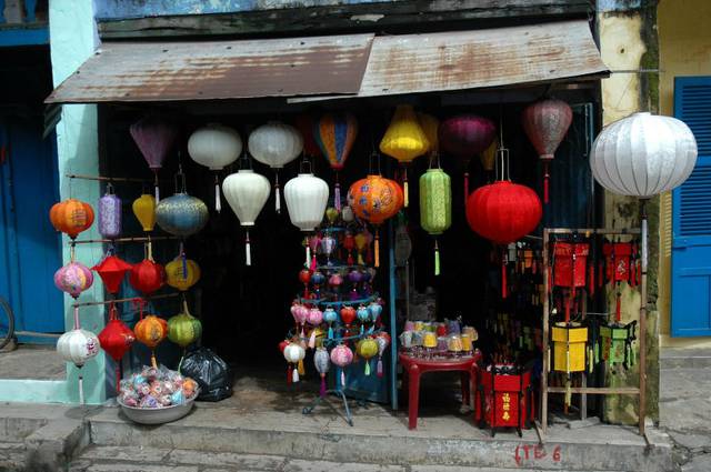 Lantern shop