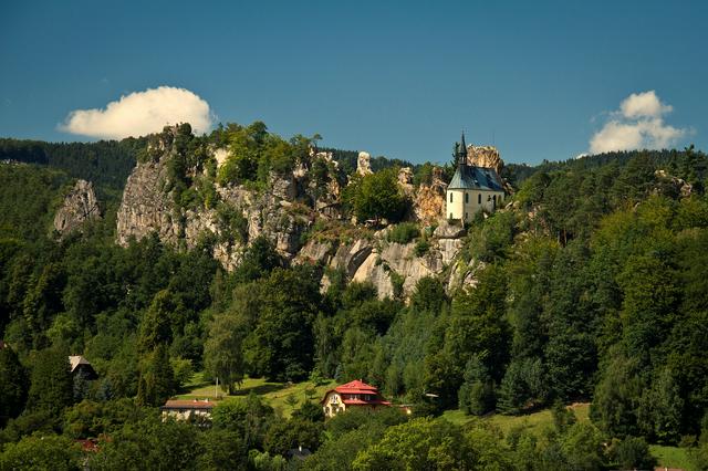 Vranov -Pantheon castle