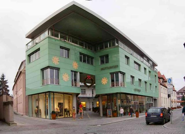 Hüttlinger Shopping Arcade from Rathausgasse