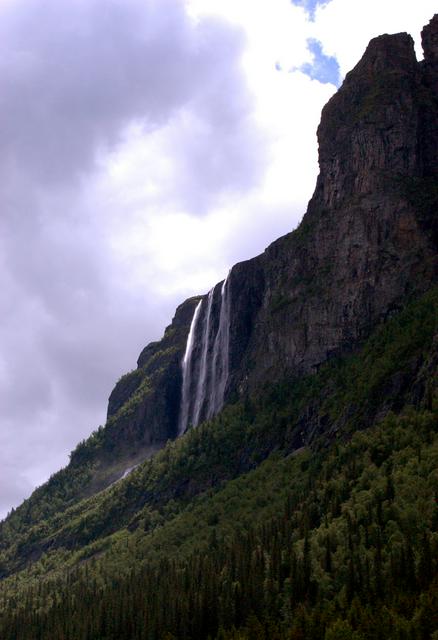 Hydnefossen (waterfall)