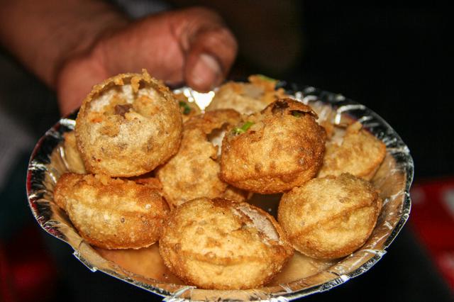 Surat has its own Pani Poori variety