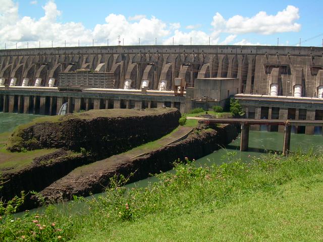 Itaipu dam