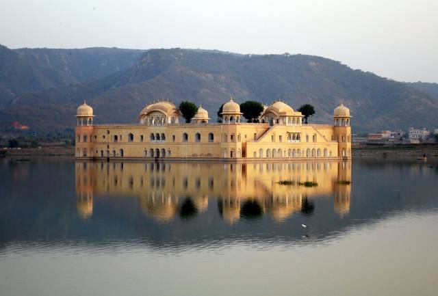 A view of Jal Mahal from the road to Amber Fort