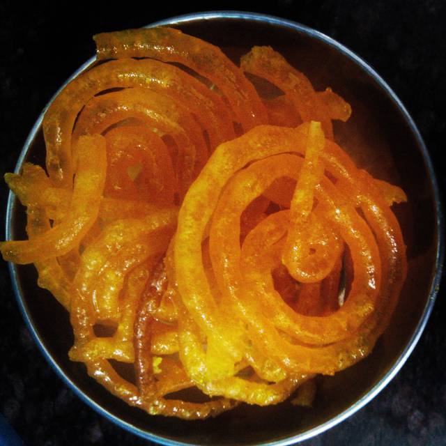 Sweet jalebis are very popular in Delhi