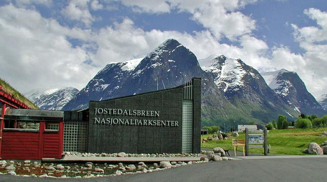 Glacier information centre at Stryn