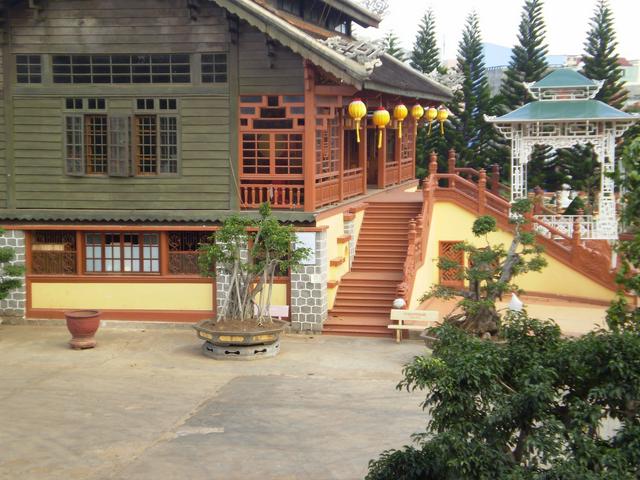 Khai doan pagoda