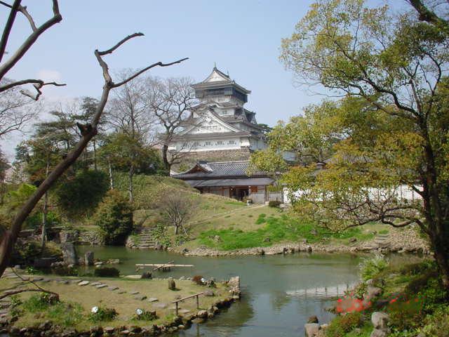 Kokura Castle from the nearby Japanese garden