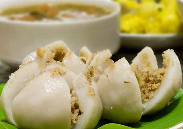 Kozhukkatta is a sweet dumpling made from rice flour, with a filling of grated coconut and jaggery.