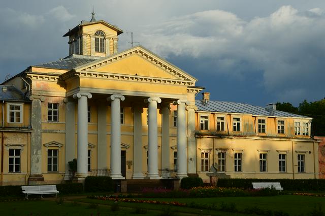 Krimulda Palace