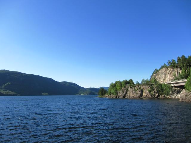 Krøderen lake with road 7 at the entrance to Hallingdal