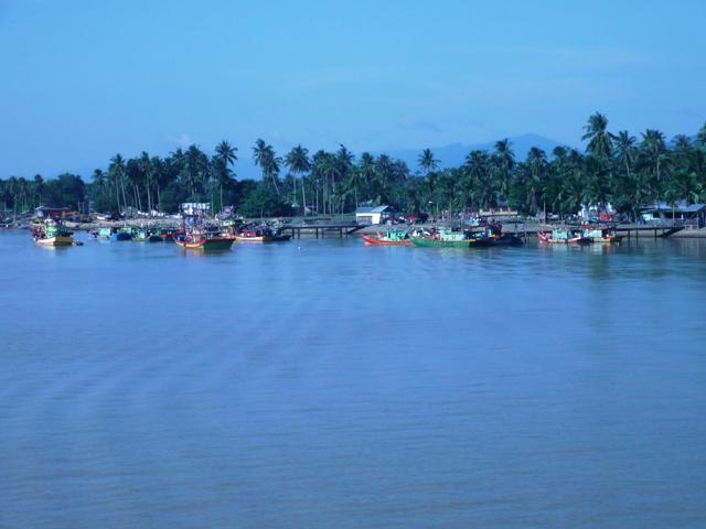 The Besut River at its mouth (kuala in Malay)