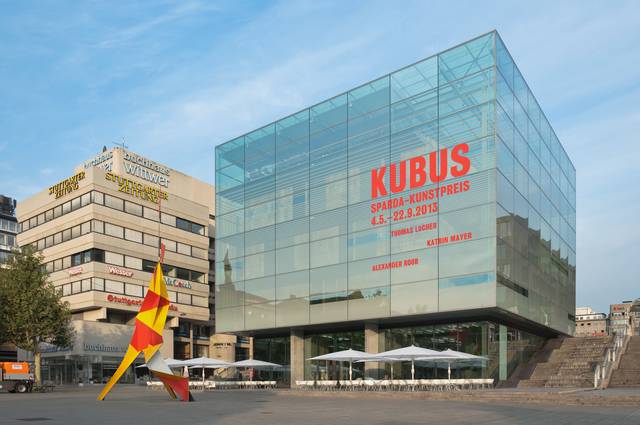 The glass box of the Kunstmuseum is an architectural highlight in itself