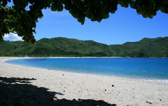 Mawun Beach from under the tree