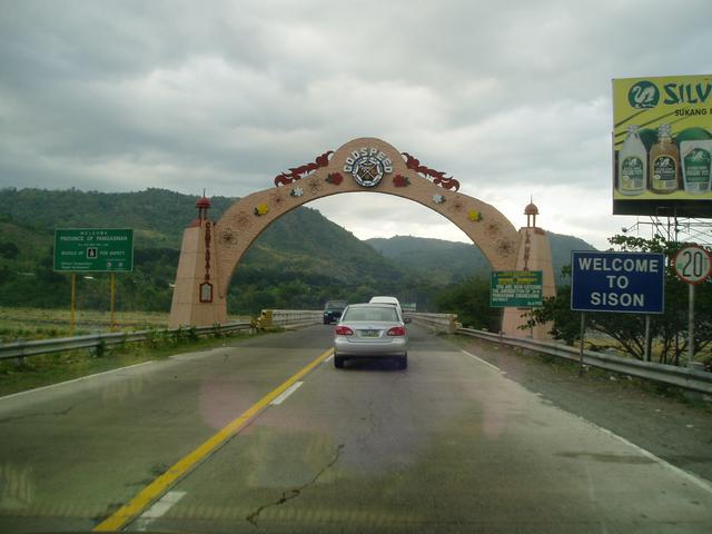 La Union-Pangasinan Boundary Gate