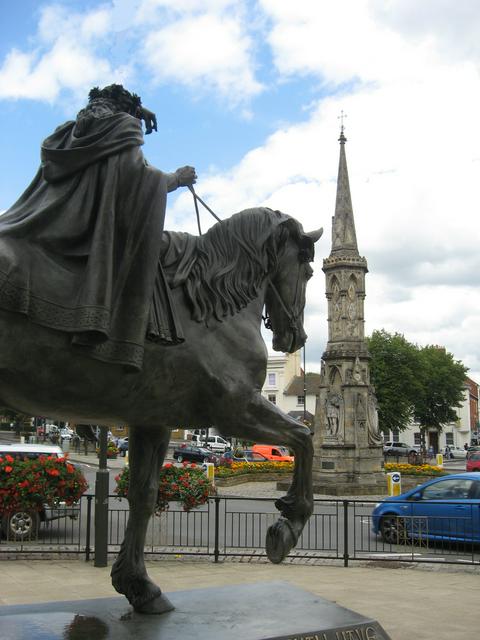 Banbury Cross and the Fine Lady