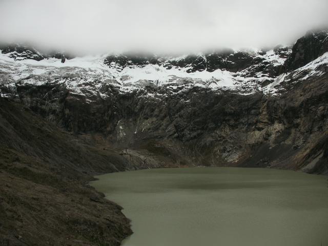 Lago Amarillo, the endpoint of the hike to El Altar