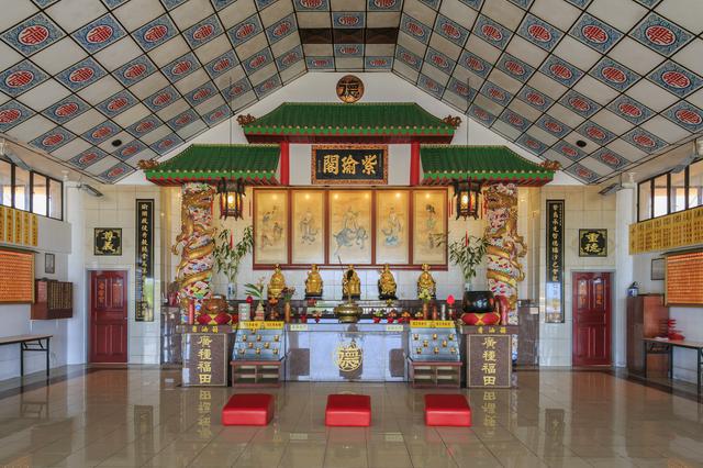 Interior of the Temple of the Che Yee Khor Moral Uplifting Society