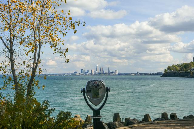 Lakewood park offer stunning views of Cleveland over Lake Erie.
