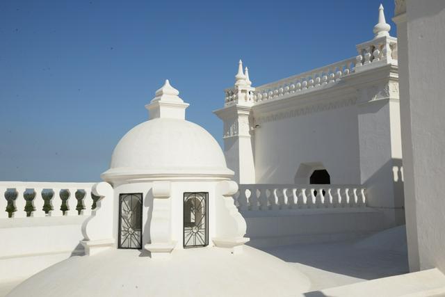 On the roof of the León Cathedral