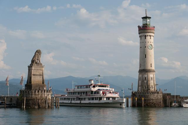 Harbour entrance of Lindau - The Bavarian lion to the east side, the lighthouse to the west side