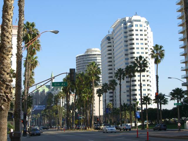 Street view in Downtown Long Beach