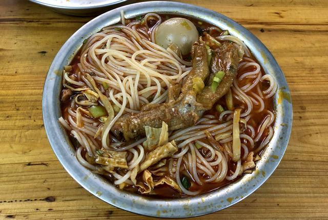 Luosifen eaten in Liuzhou